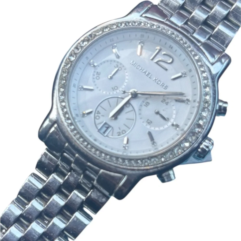 Michael Kors Silver Crystal Accent Stainless Steel Chronograph unisex - Picture 3 of 5